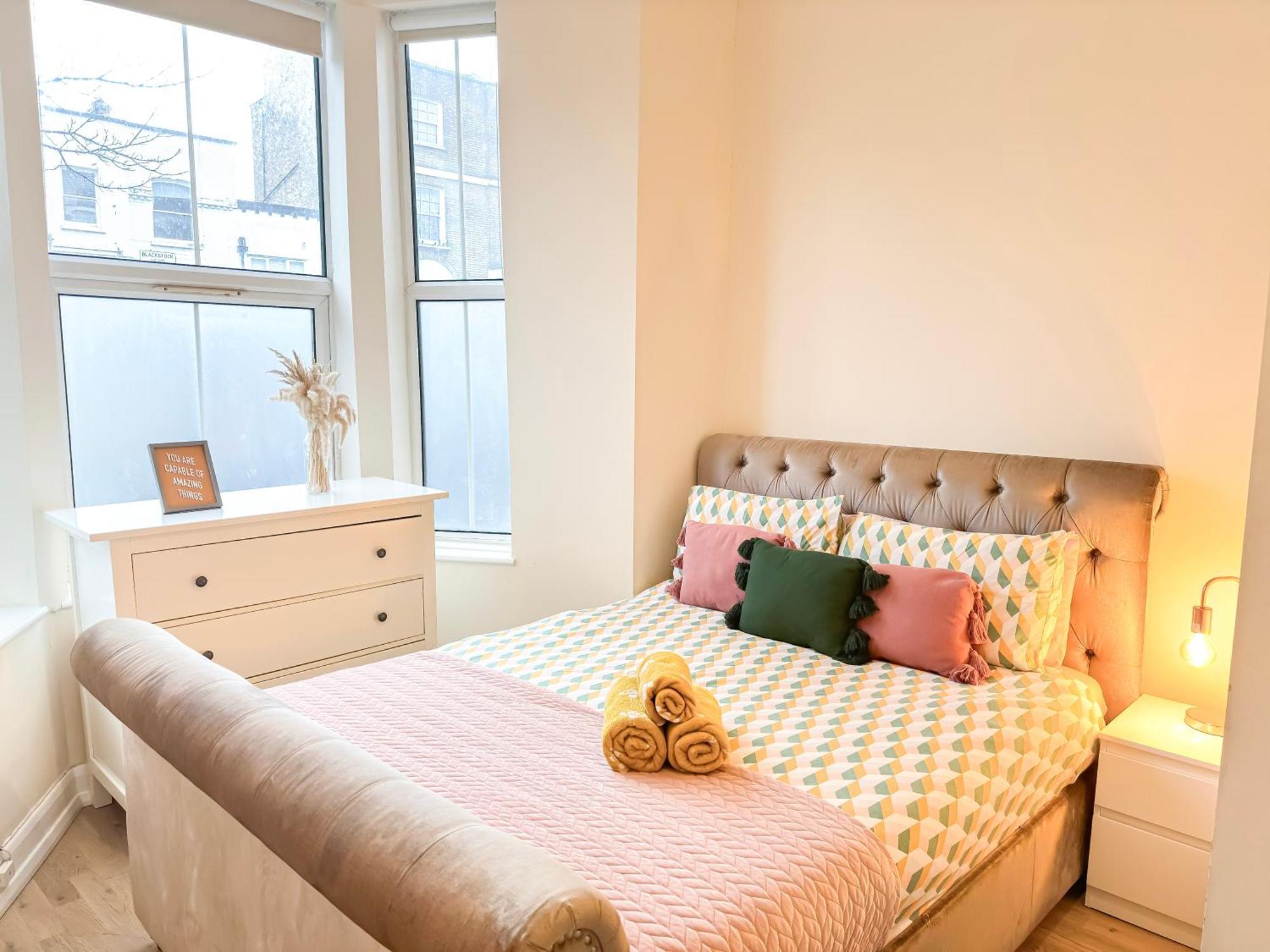 1-Bedroom Flat With Small Garden & Paid Parking In Finsbury Park, Highbury London Exteriör bild