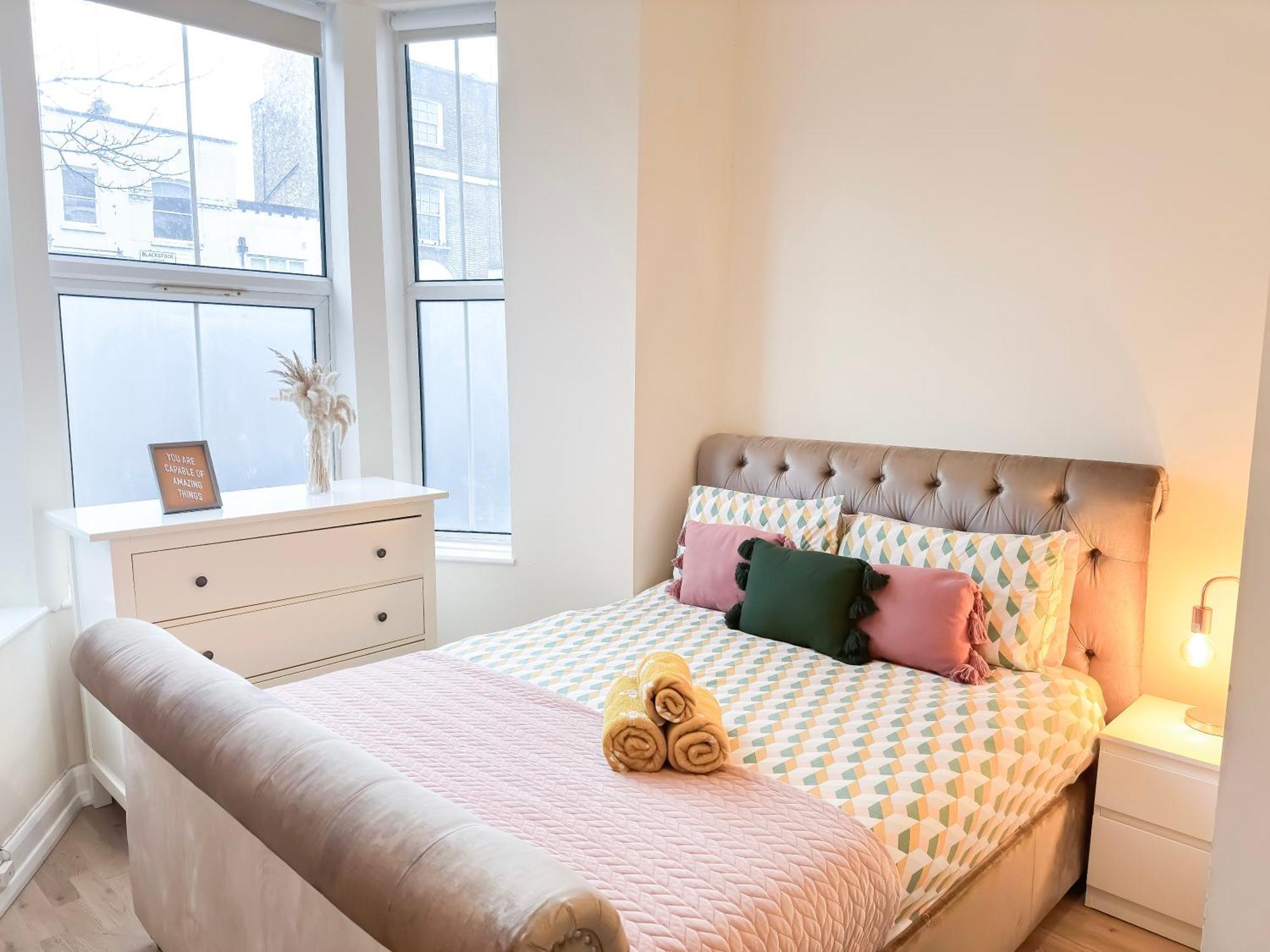 1-Bedroom Flat With Small Garden & Paid Parking In Finsbury Park, Highbury London Exteriör bild