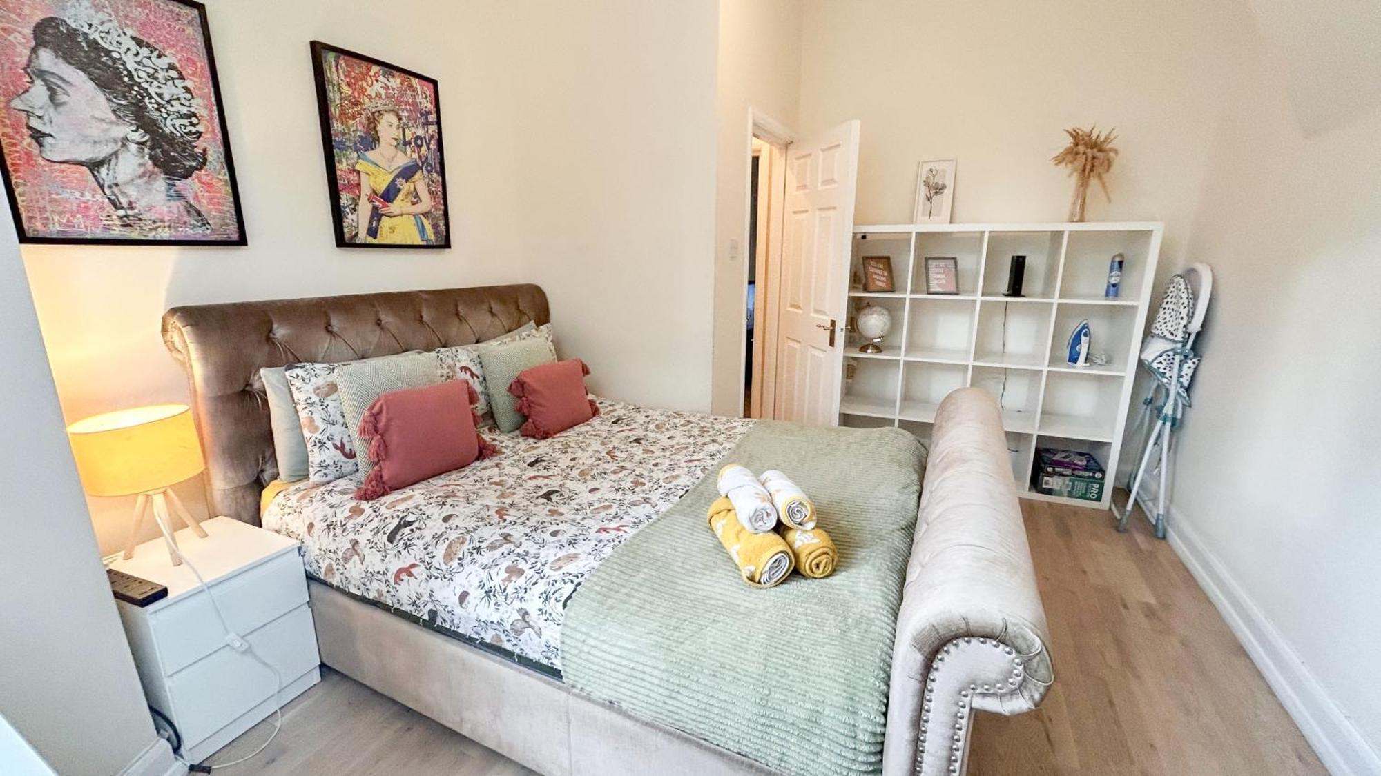 1-Bedroom Flat With Small Garden & Paid Parking In Finsbury Park, Highbury London Exteriör bild