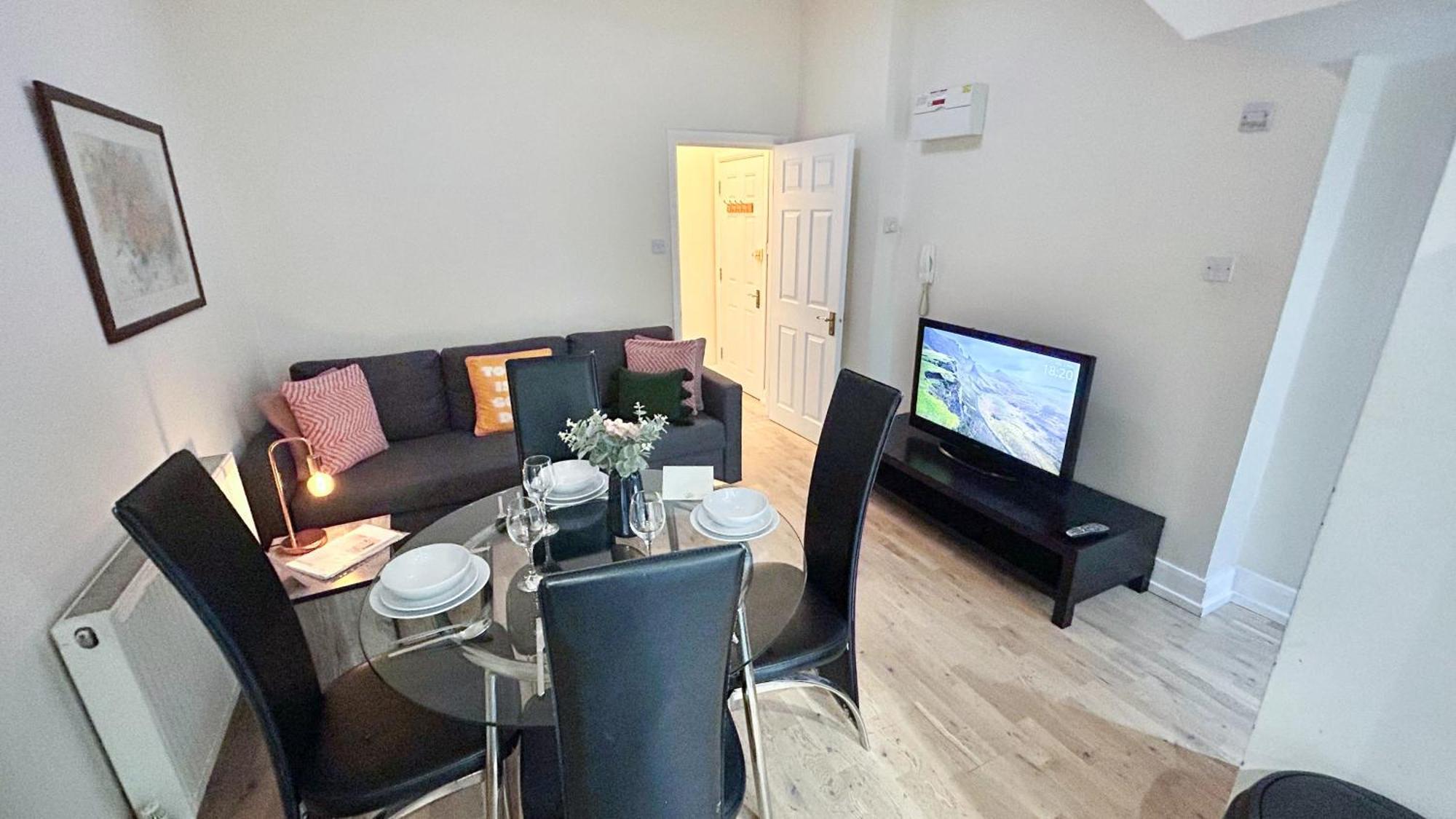 1-Bedroom Flat With Small Garden & Paid Parking In Finsbury Park, Highbury London Exteriör bild
