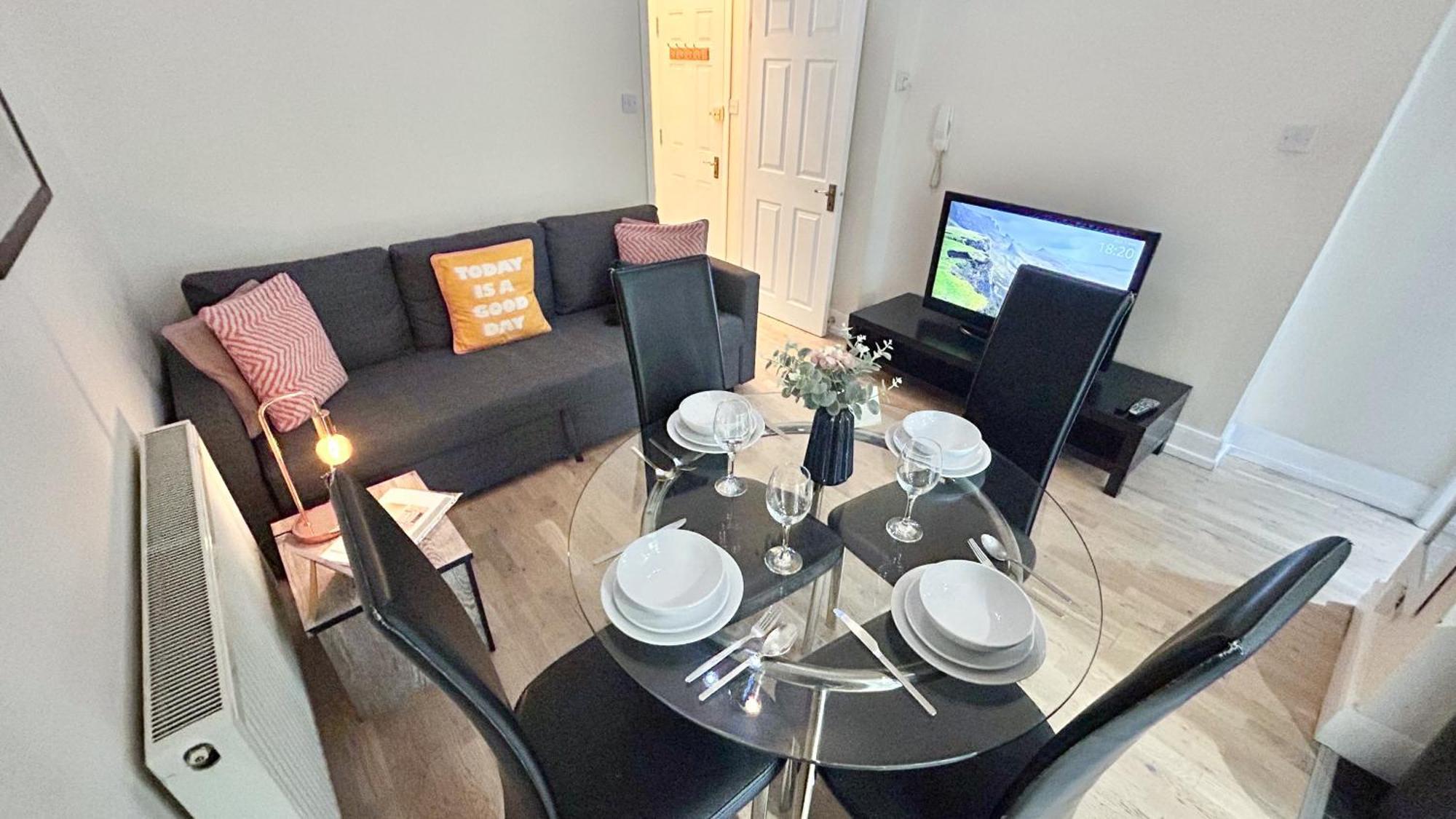 1-Bedroom Flat With Small Garden & Paid Parking In Finsbury Park, Highbury London Exteriör bild