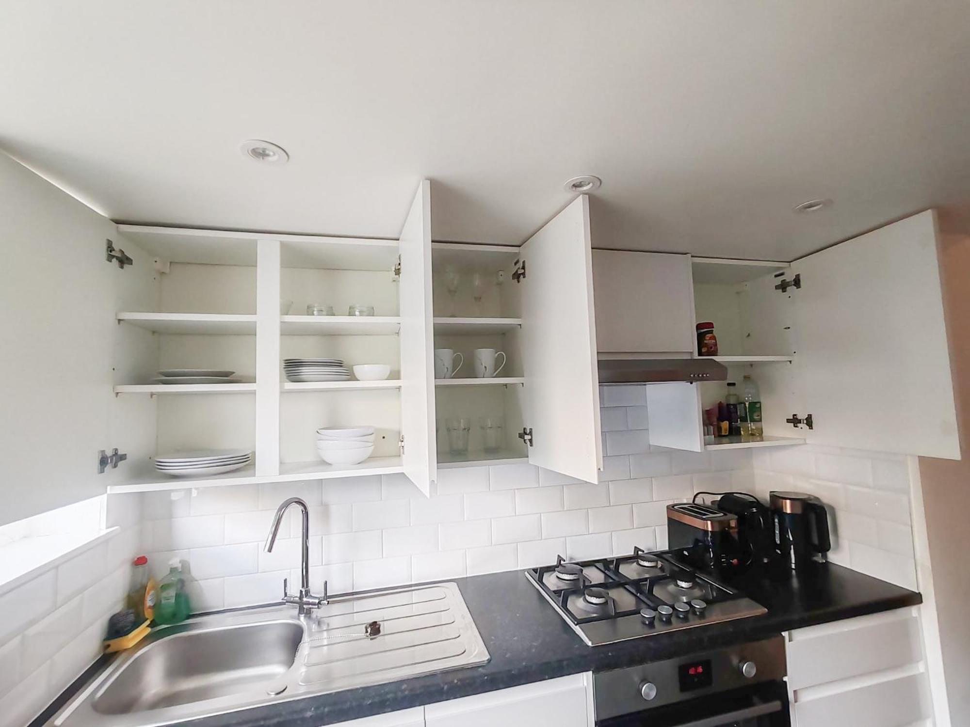 1-Bedroom Flat With Small Garden & Paid Parking In Finsbury Park, Highbury London Exteriör bild