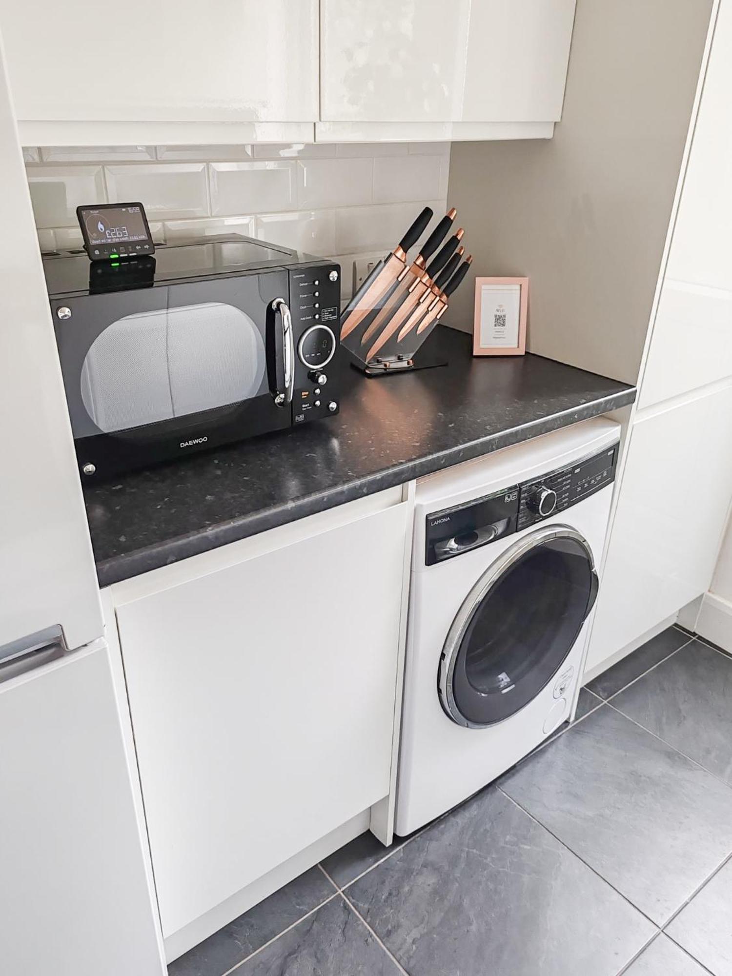 1-Bedroom Flat With Small Garden & Paid Parking In Finsbury Park, Highbury London Exteriör bild