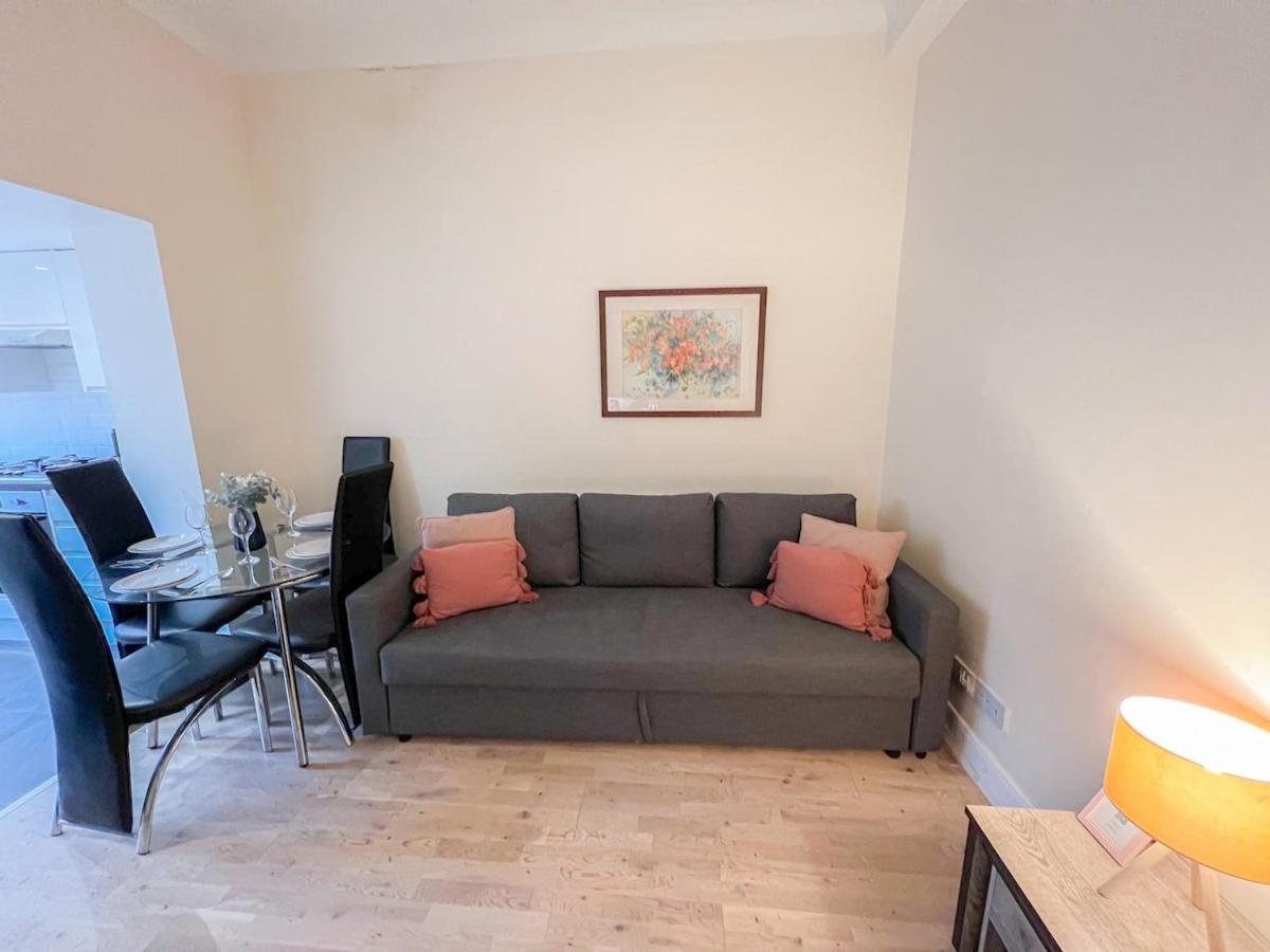 1-Bedroom Flat With Small Garden & Paid Parking In Finsbury Park, Highbury London Exteriör bild