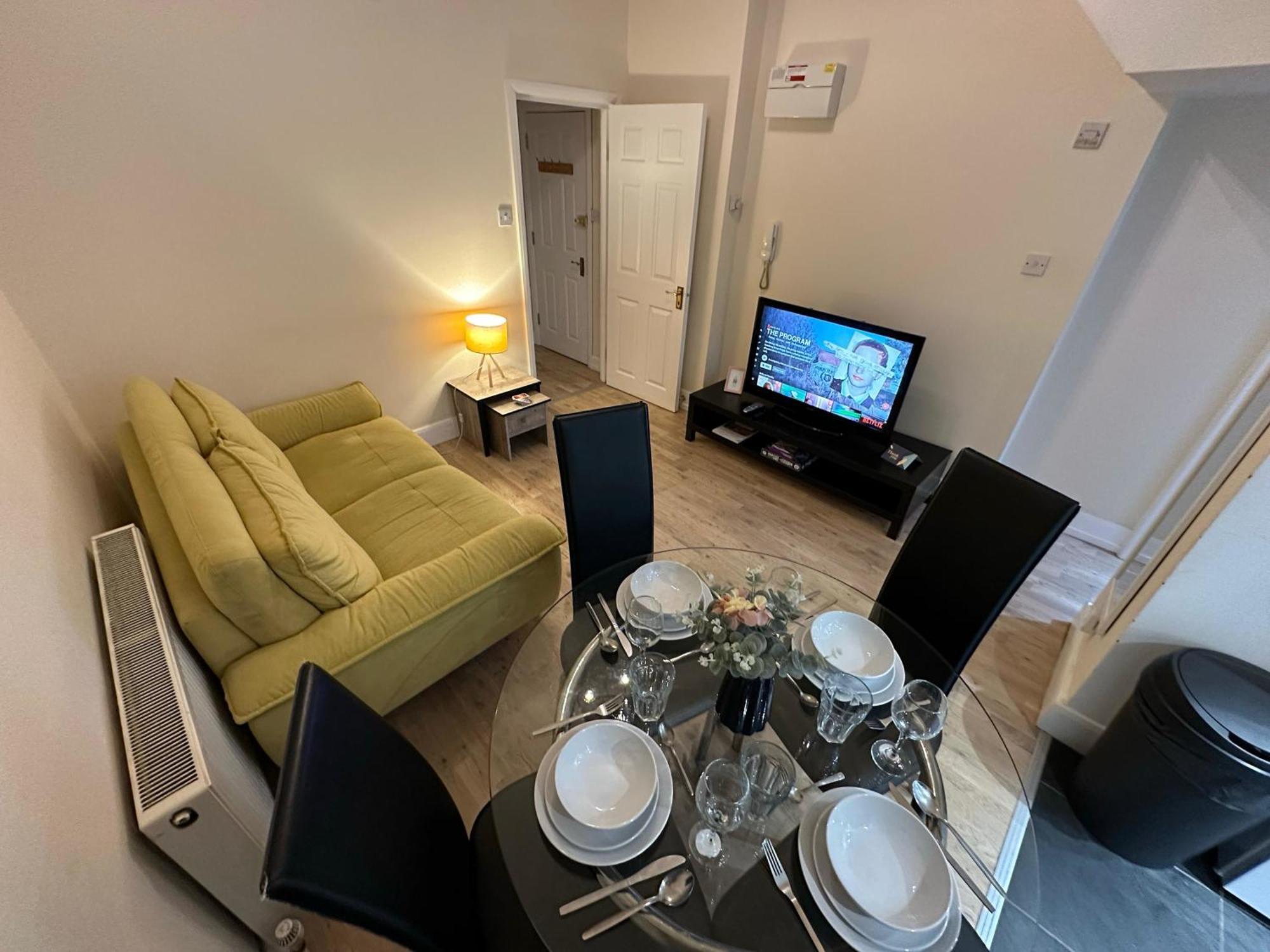 1-Bedroom Flat With Small Garden & Paid Parking In Finsbury Park, Highbury London Exteriör bild
