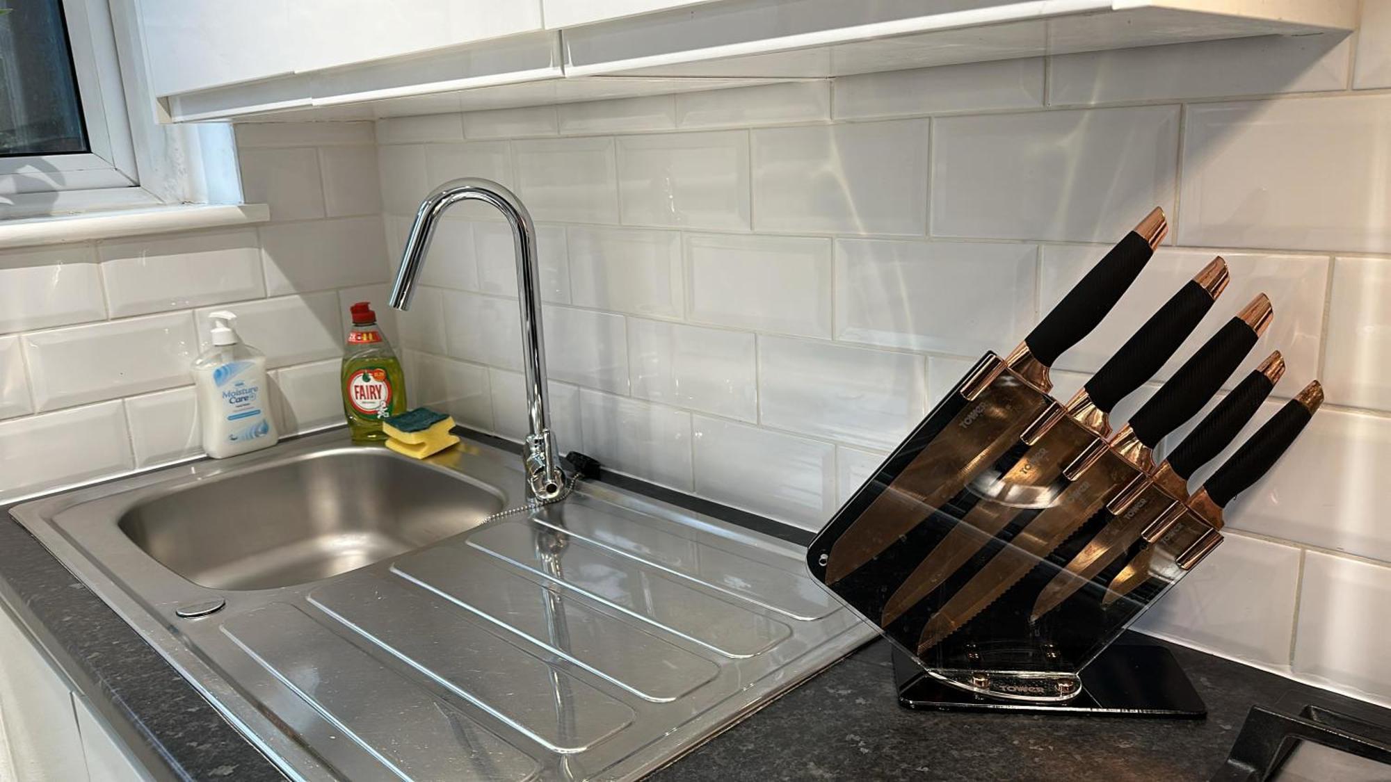 1-Bedroom Flat With Small Garden & Paid Parking In Finsbury Park, Highbury London Exteriör bild